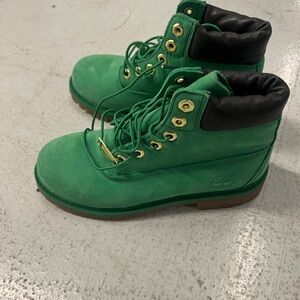 Timberland Kids Green Boots effect for your outdoor and cold weather life!